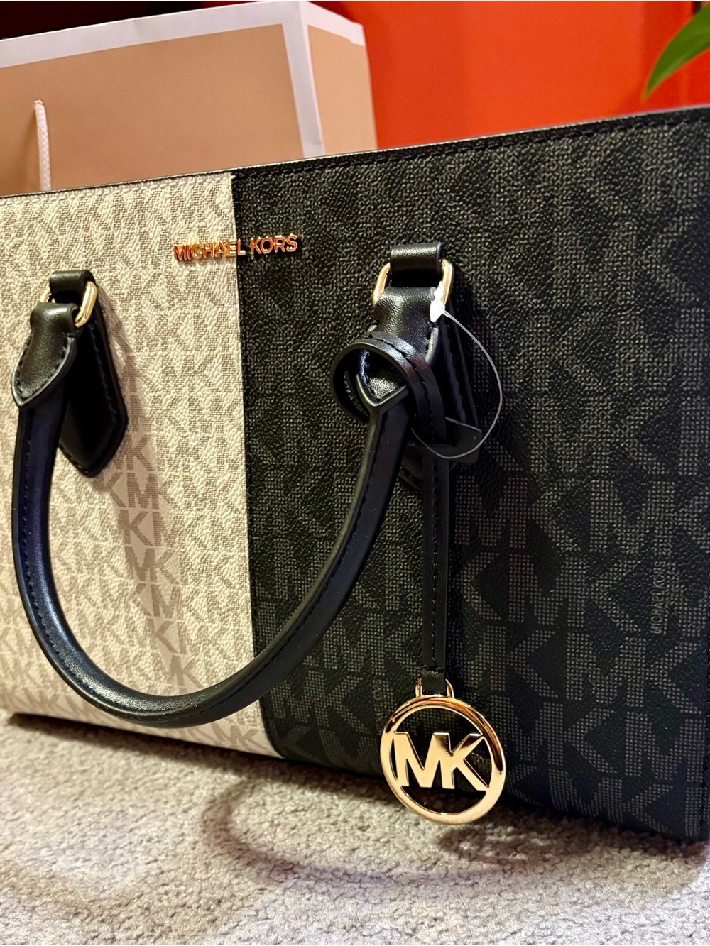 Michael Kors Sheila Medium Satchel